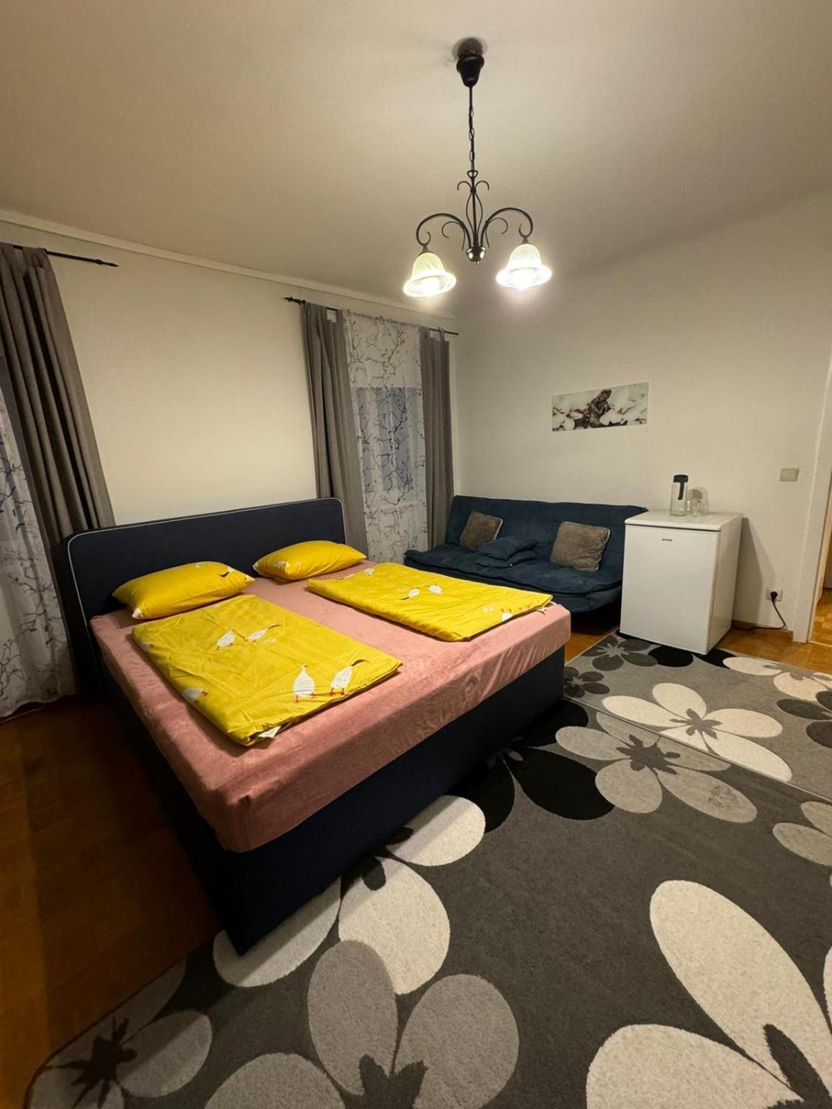 Schoene Angenehme Wohnung Vienna Esterno foto